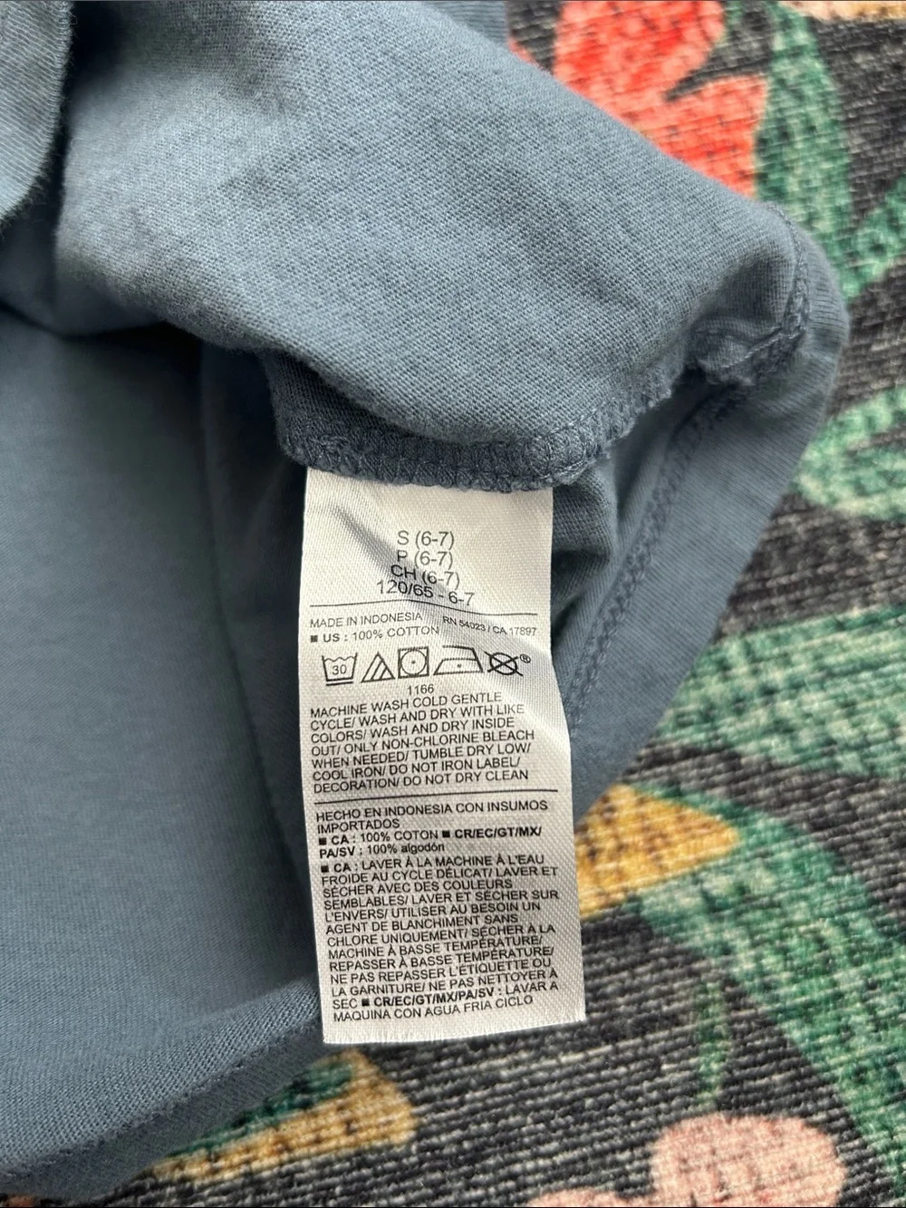 Old Navy x Disney Mickey Mouse Graphic Tee, Size Small (6/7)
